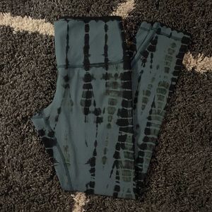 Lululemon wunder under green tie dye legging- size 8